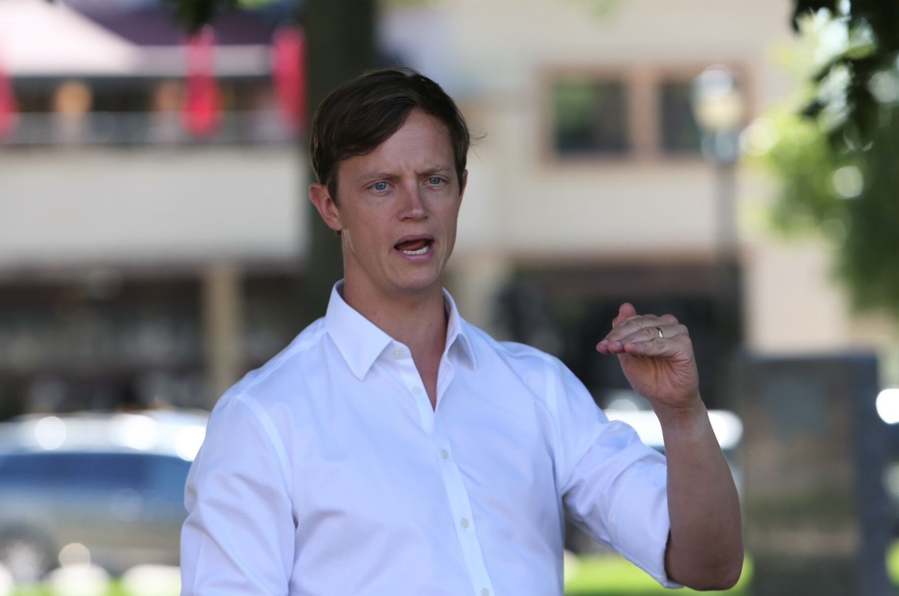 Rob Sand speaks in Mason City